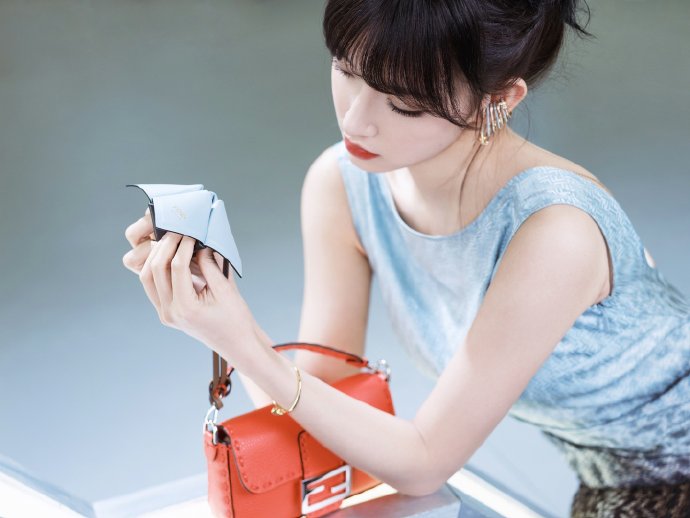 阳光普照 封面