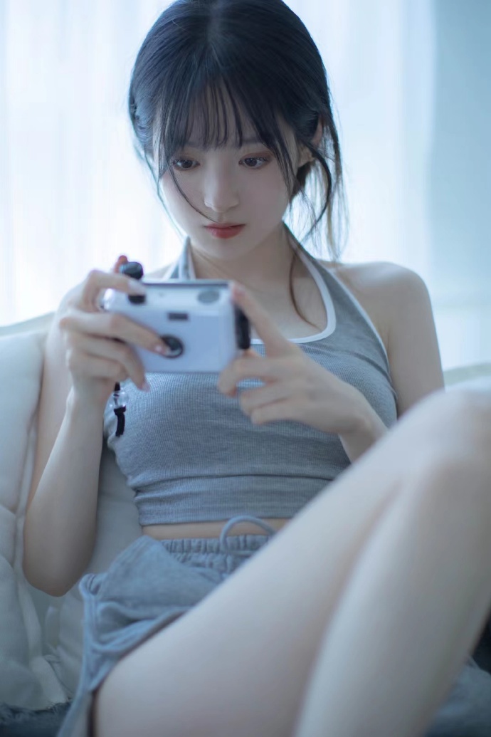 亲爱的热爱的 封面